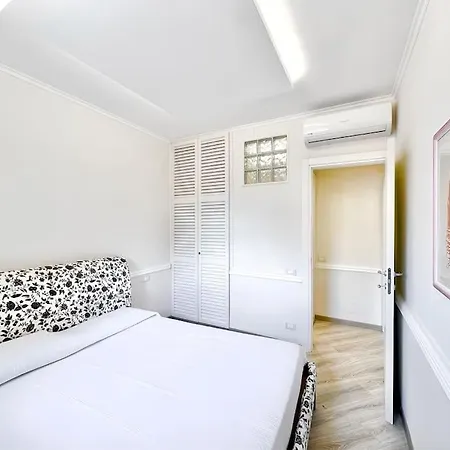 Golden Luxe - Jacuzzi Modern Front Sea Private Parking Апартаменты Марина-ди-Пьетрасанта